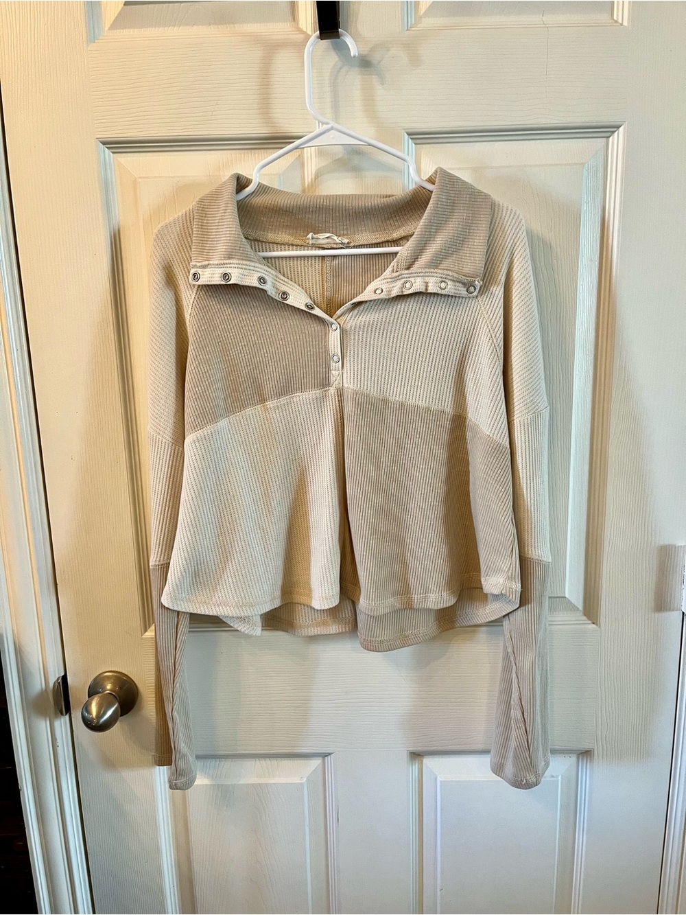 New In Cropped Ribbed Pullover - Beige & Tan, Size Medium